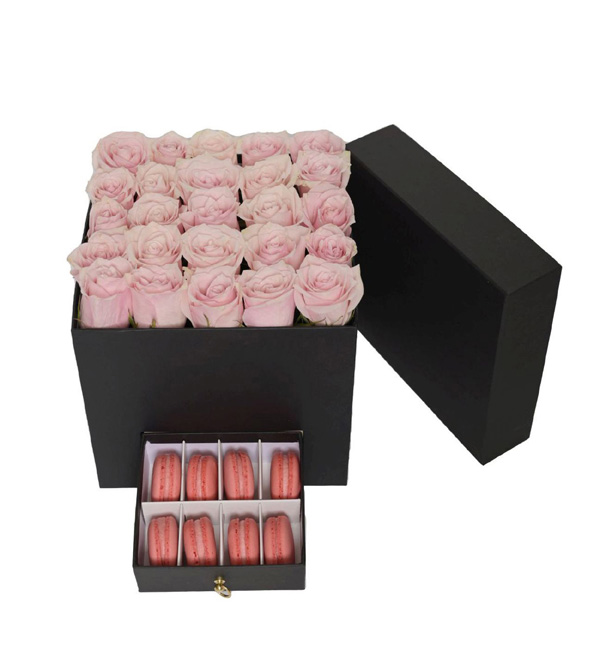 Kare Kutuda Pembe Güller Makaronlar