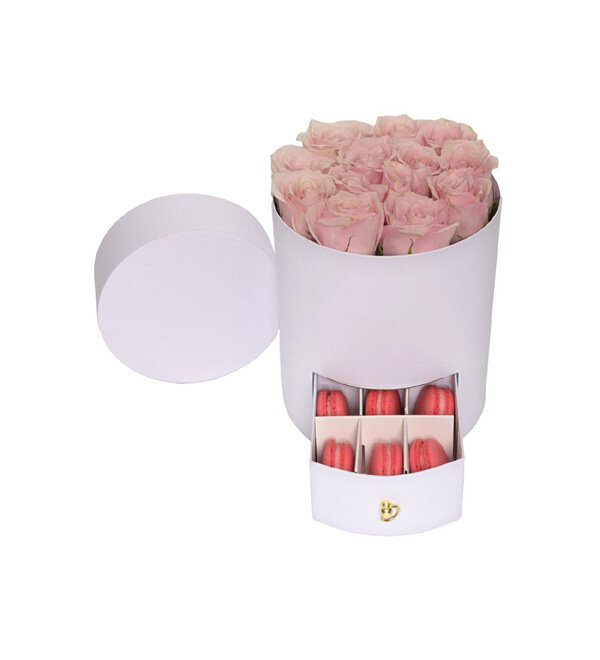 Silindir Kutuda Pembe G�ller Makaronlar