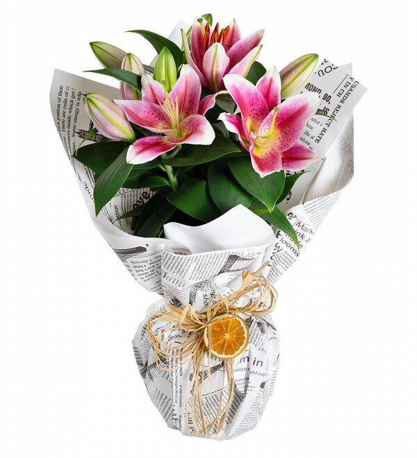 Gazete Desenli Ambalaj Ka��tl� Pembe Lilyum �i�e�i