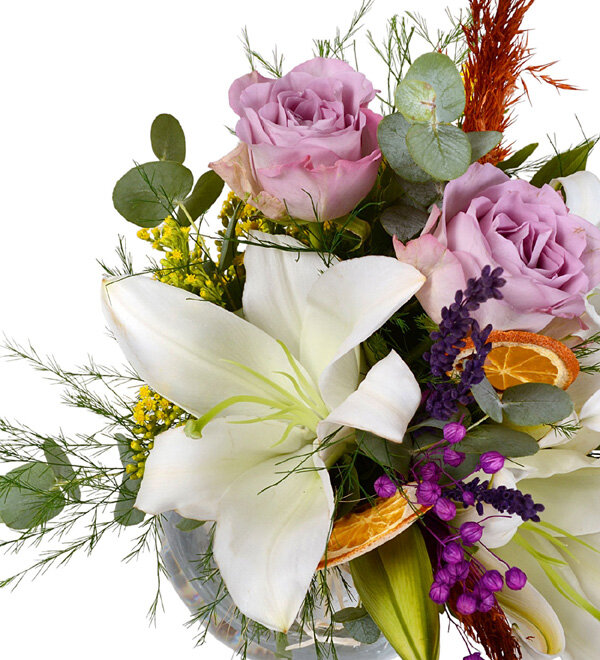 Mele�im Beyaz Lilyum ve Lila G�l