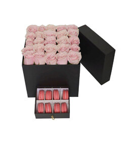 Kare Kutuda Pembe G�ller Makaronlar