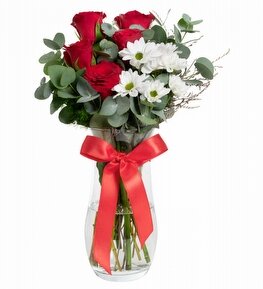 Vazoda 5 Adet K�rm�z� G�l ve Beyaz Papatya