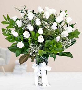21 Beyaz G�l Vazosu