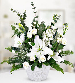 Konik Camda Beyaz Lilyum G�l