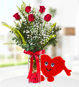 K�rm�z� G�l ve Kalp Yast�k
